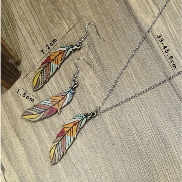 Feathered shape necklace and drop earrings - Picture 6 of 9